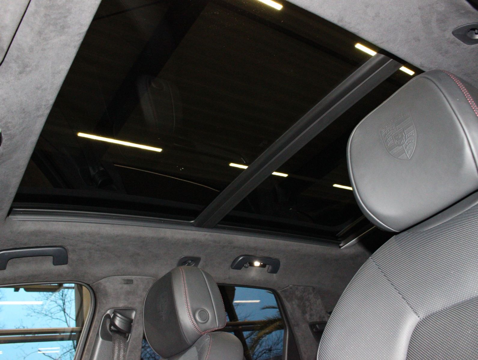 Fahrzeugabbildung Porsche Cayenne Turbo Sport Chrono*Sport Design*VOLL