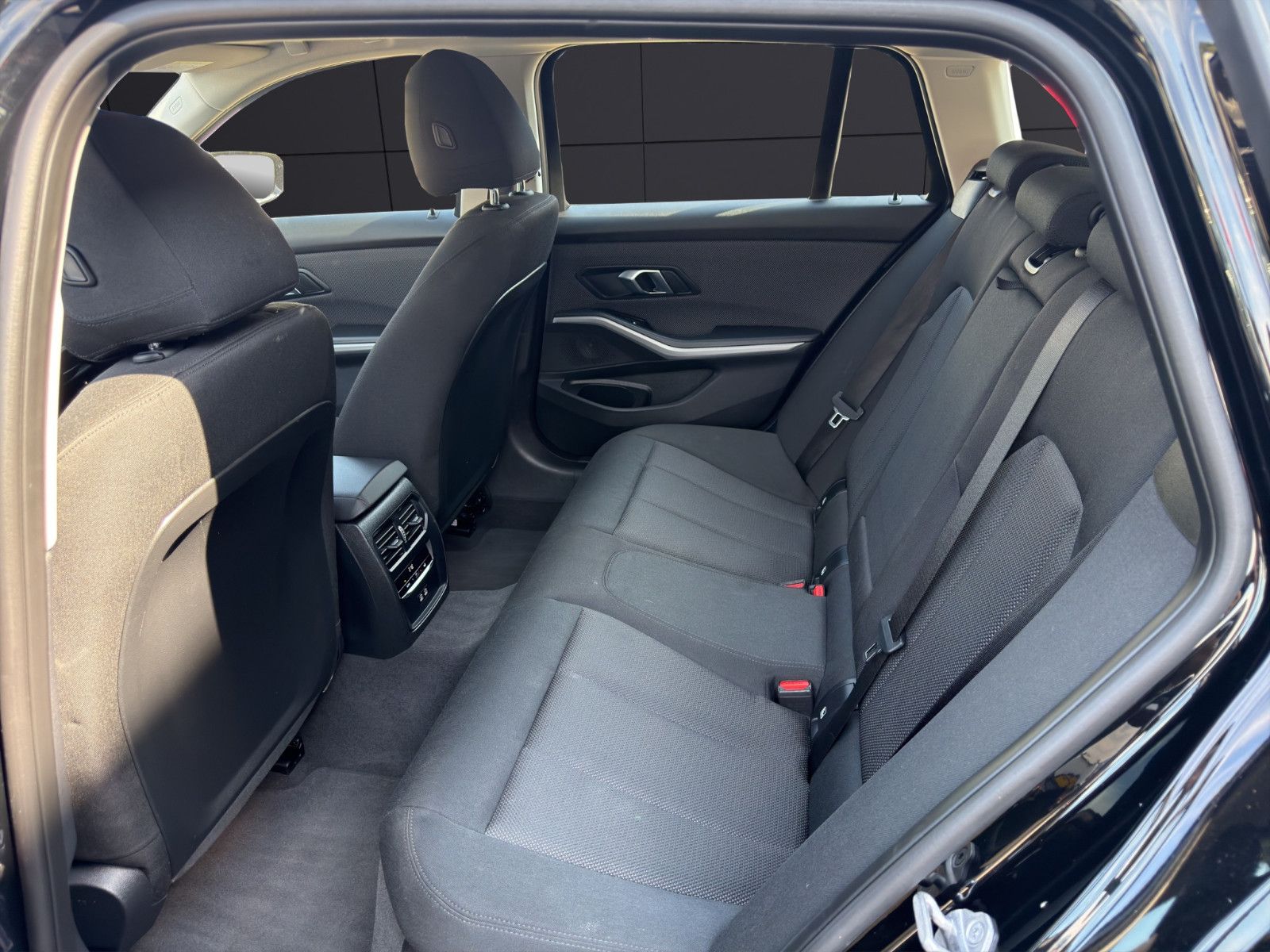 Fahrzeugabbildung BMW 318/1.Hand/Apple/Szhzg/DAB/LED/Klimaauto/LiveCoc