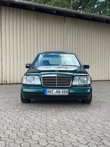 Mercedes-Benz E220 W124 Limousine/Automatik/H-Zulassung - Mercedes-Benz W124