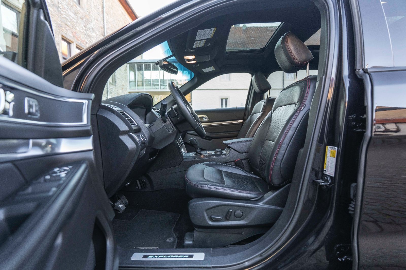 Fahrzeugabbildung Ford Explorer 3.5L SPORT 4X4 KAM TOTW M+S SZH/SZK