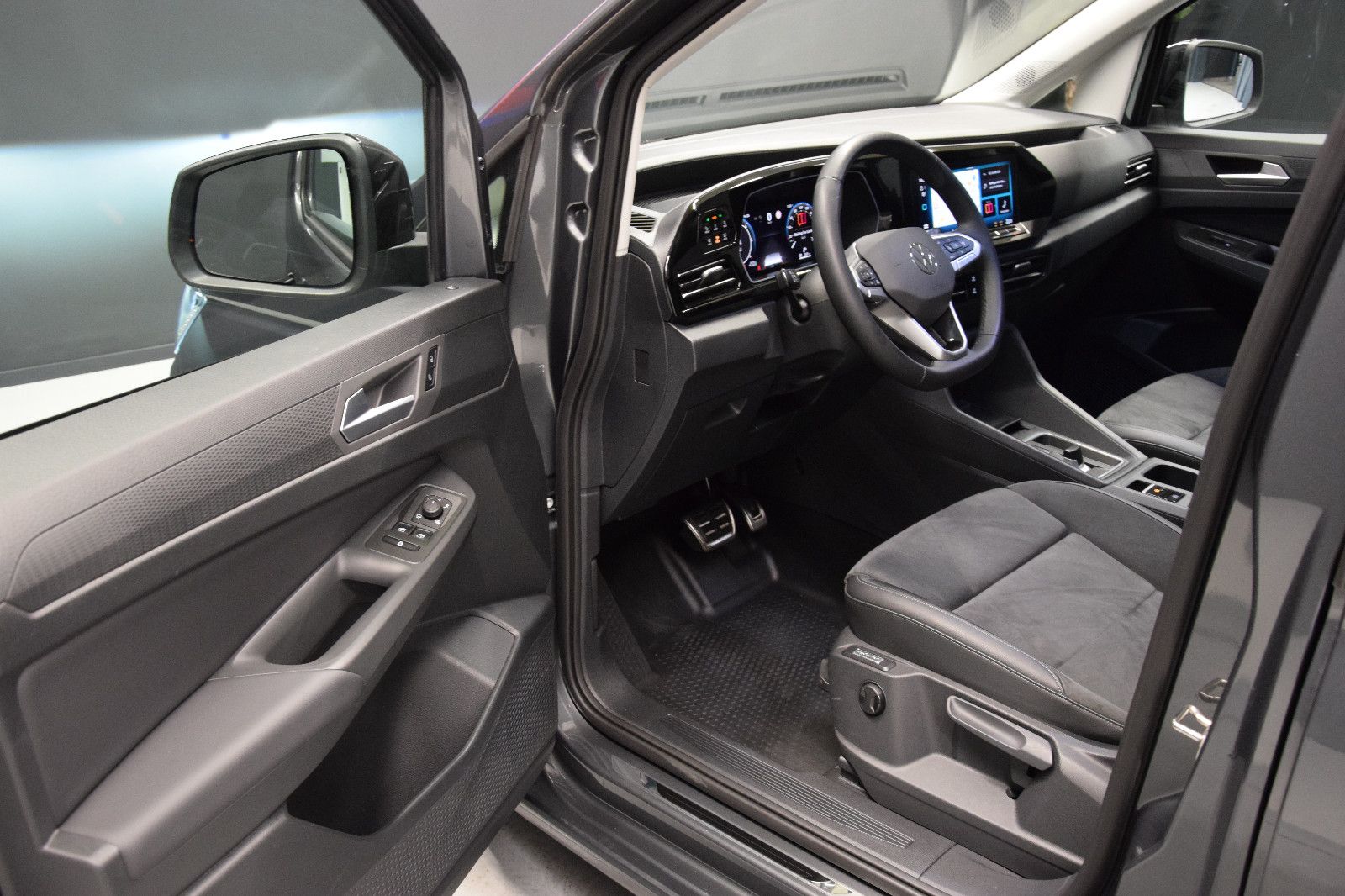 Fahrzeugabbildung Volkswagen Caddy Style Maxi Navi LED ACC 7 Sitze