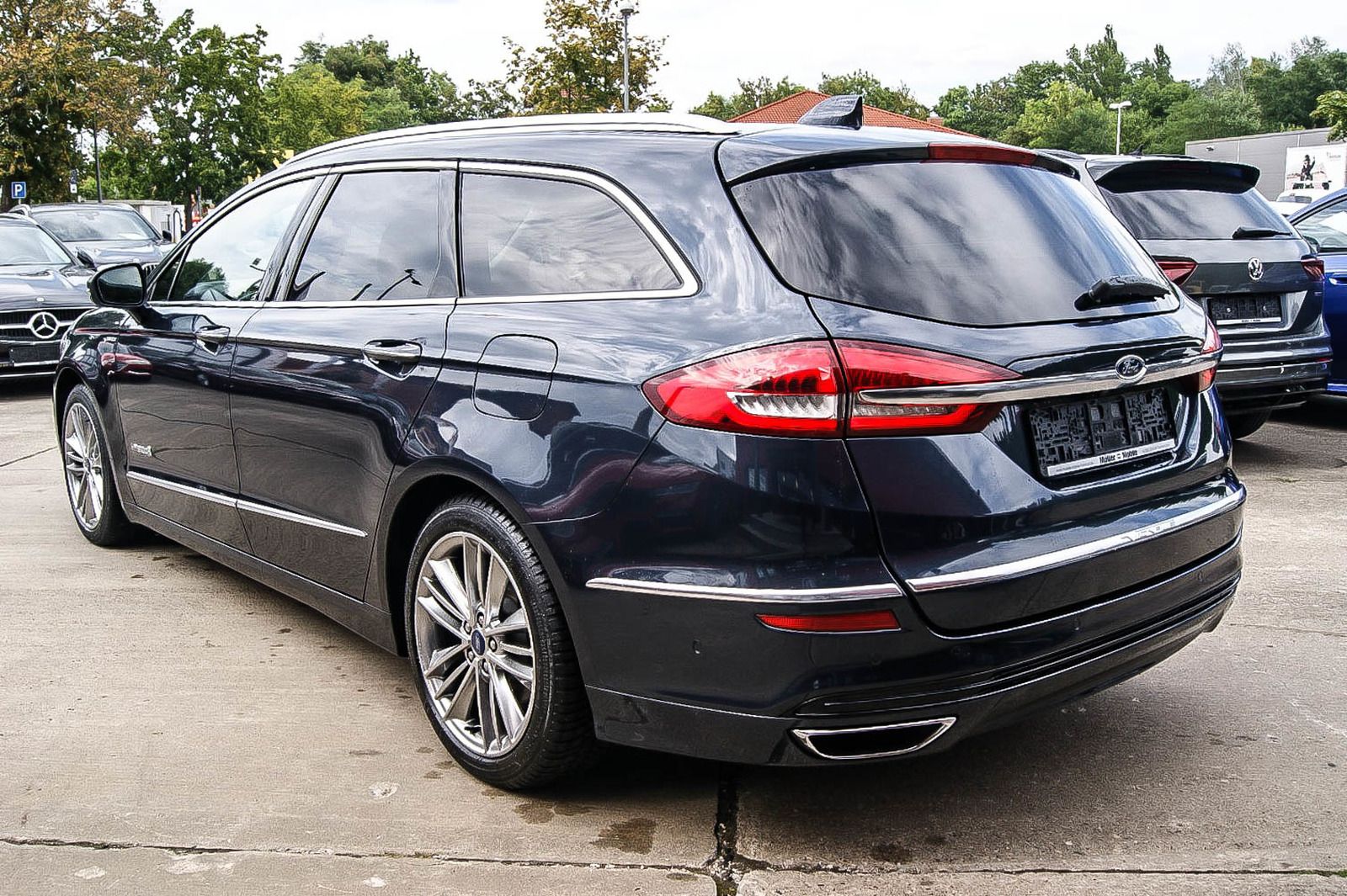 Fahrzeugabbildung Ford Mondeo Turnier 2.0 Hybrid Vignale 1.HAND ANHÄNZV