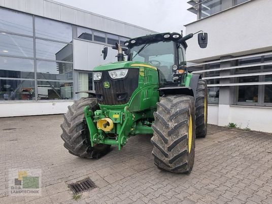 John Deere 6210R