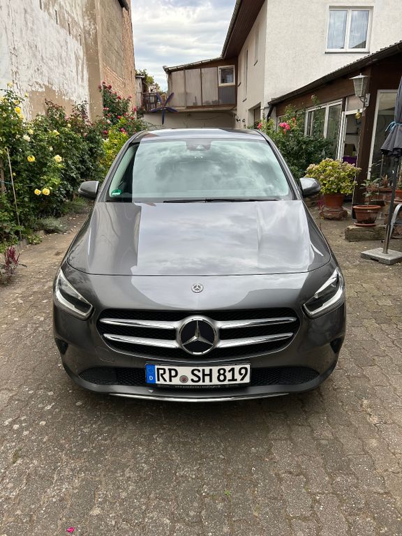Image of Mercedes-Benz B 180