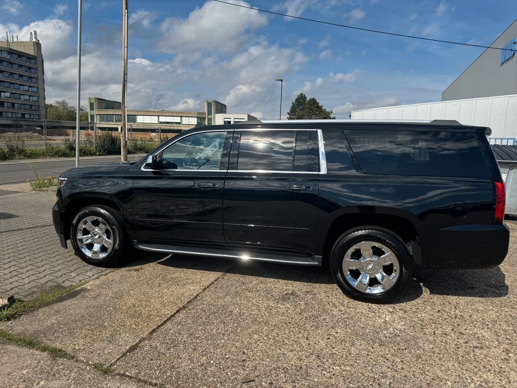 Image of Chevrolet Suburban