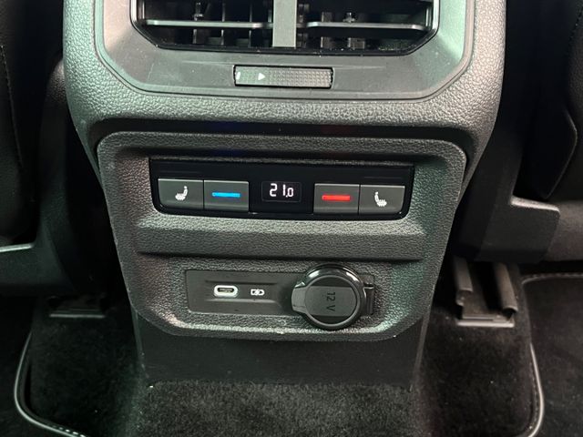 Tiguan 2.0TSI 4M DSG R-Line Navi*KAMERA*AHK*ACC!