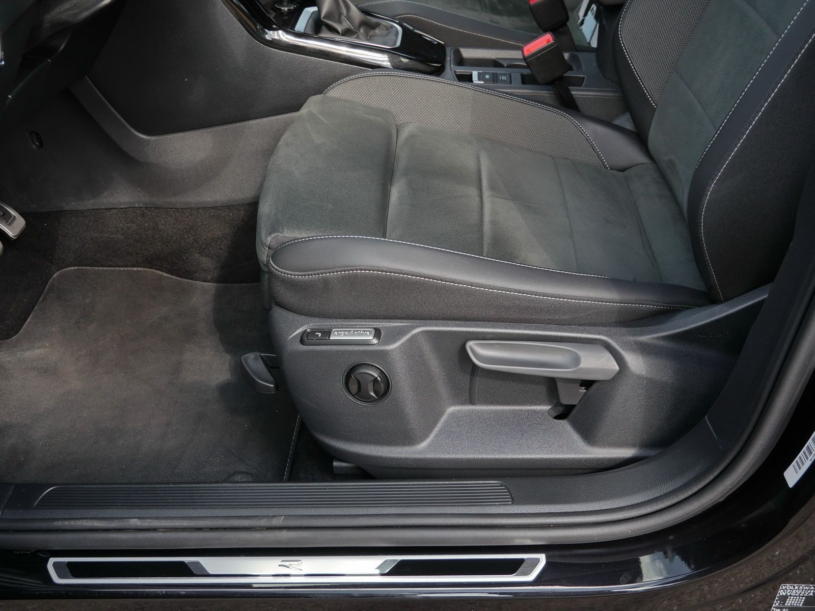 Volkswagen T-Roc - Bild 21