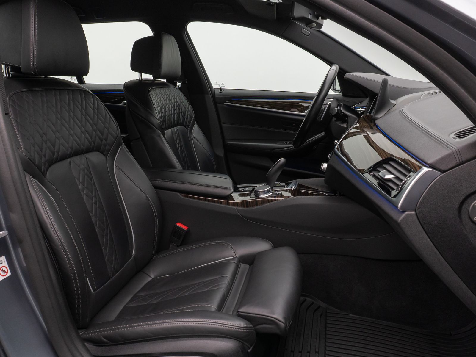 Fahrzeugabbildung BMW 540i xD Luxury Line Kamera HUD HiFi Komfort AHK