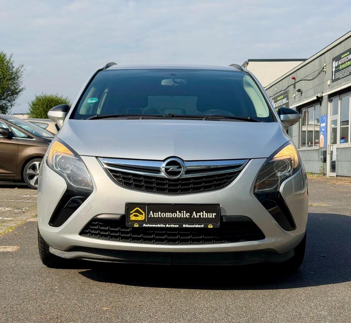 Opel Zafira C 2.0*Erst 122 Tkm*Navi*Klima*Tempo*AHK*