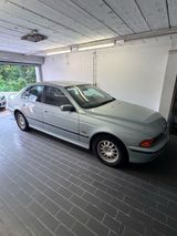 BMW 520i E39  150 PS Benziner - BMW 520 aus 1998: 520i