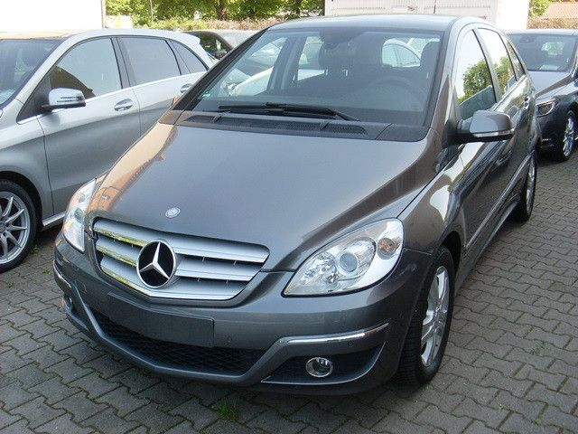 Mercedes-Benz B 180 Automatik / Akt. Park. / Sitzheizung