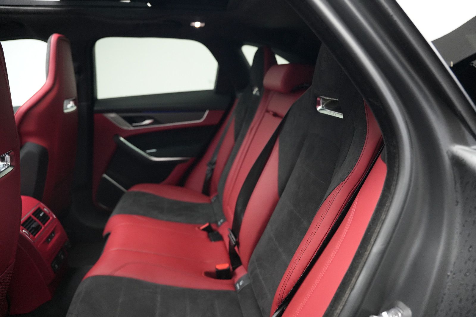 Fahrzeugabbildung Jaguar F-Pace SVR *Panorama*MeridianSurround*360°Memory