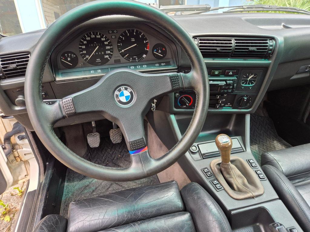 BMW 325