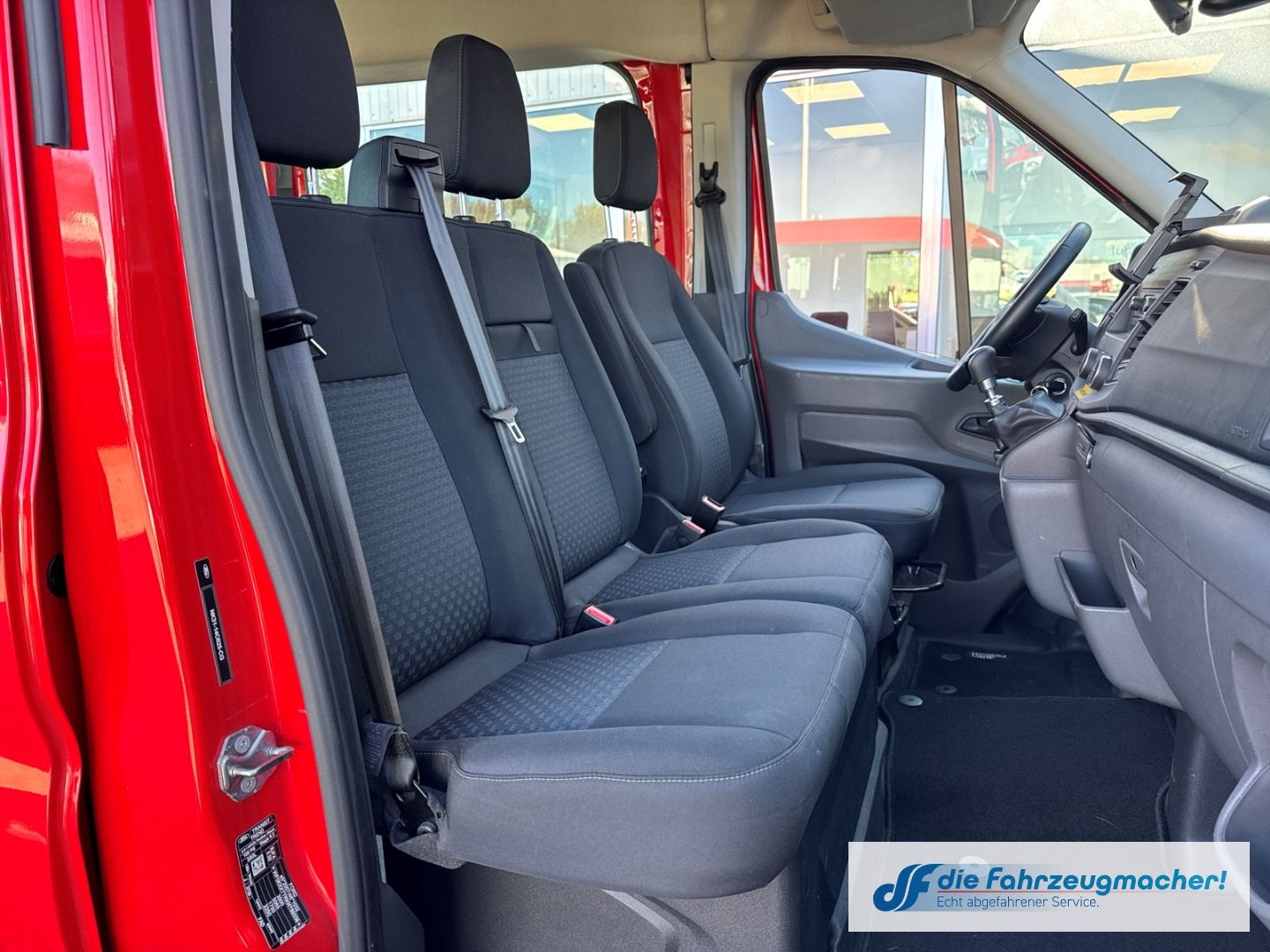 Fahrzeugabbildung Ford Transit Kombi 350 L3 Trend Behindertengerecht*74