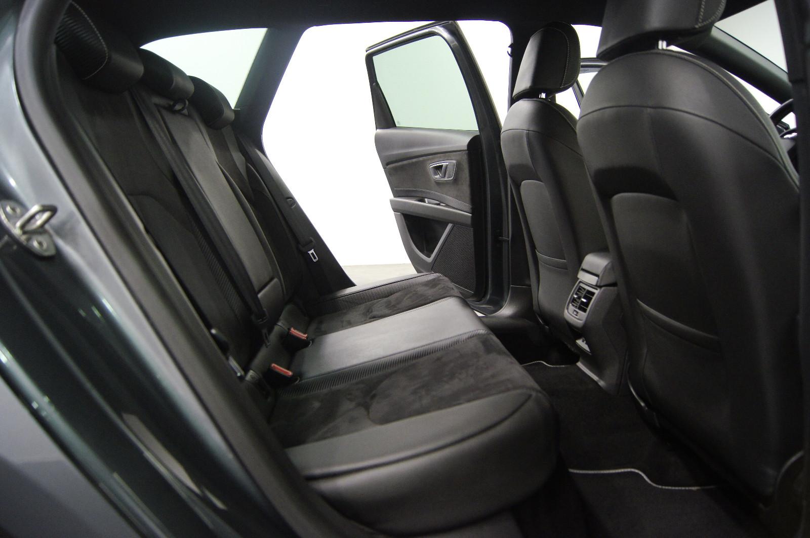 Seat Leon ST Cupra 300 ch 4Drive • DSG • Cuir • Virtual Cockpit • Caméra - Apple CarPlay • DCC