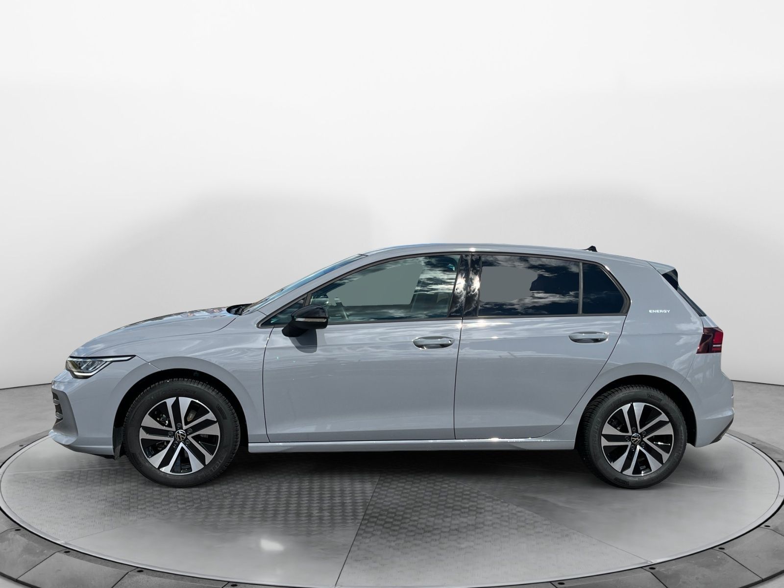 Volkswagen Golf VIII 1.5 eTSI Energy DSG Navi LED AHK Kamer foto 3