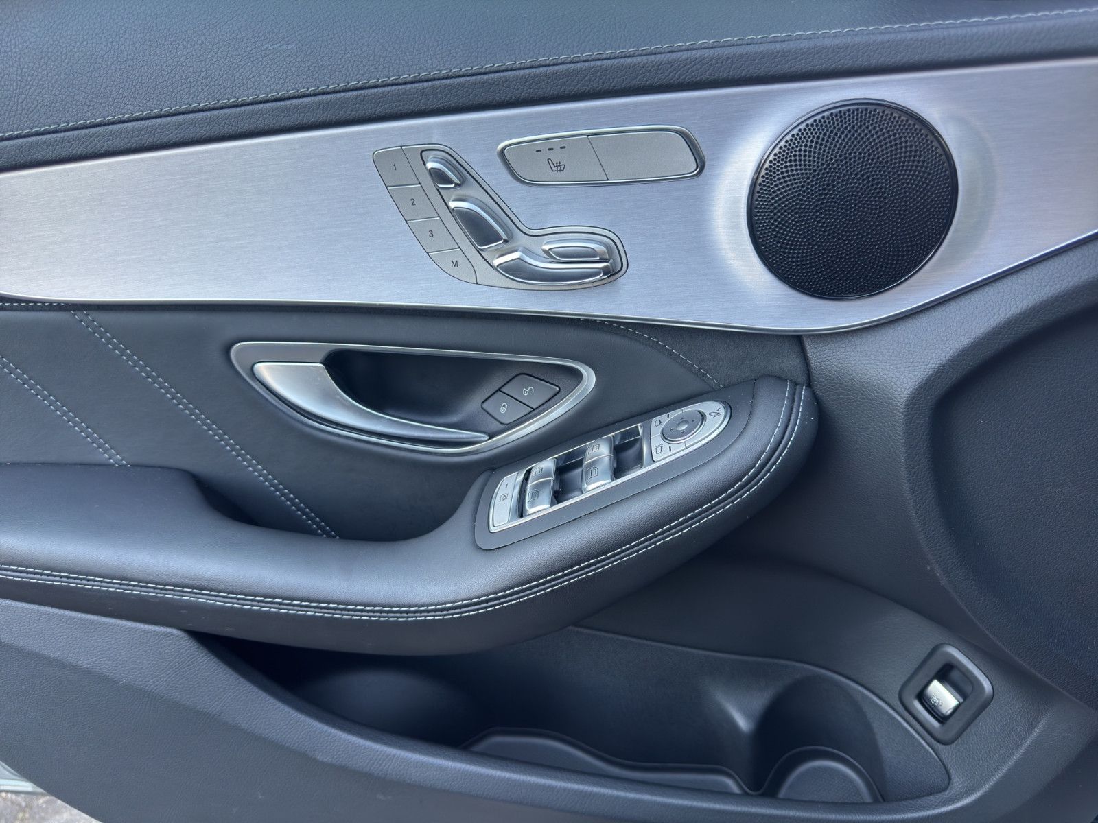 Fahrzeugabbildung Mercedes-Benz C 63 AMG*Pano*Rkü*Dab*Memory*Top gepfegt*