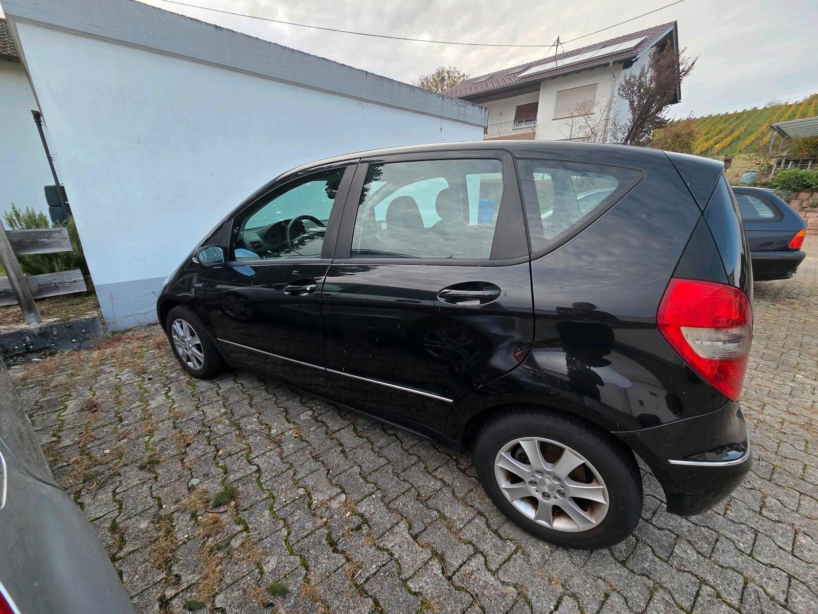 Mercedes-Benz A150 2009 — engine 95 HP (70kW)