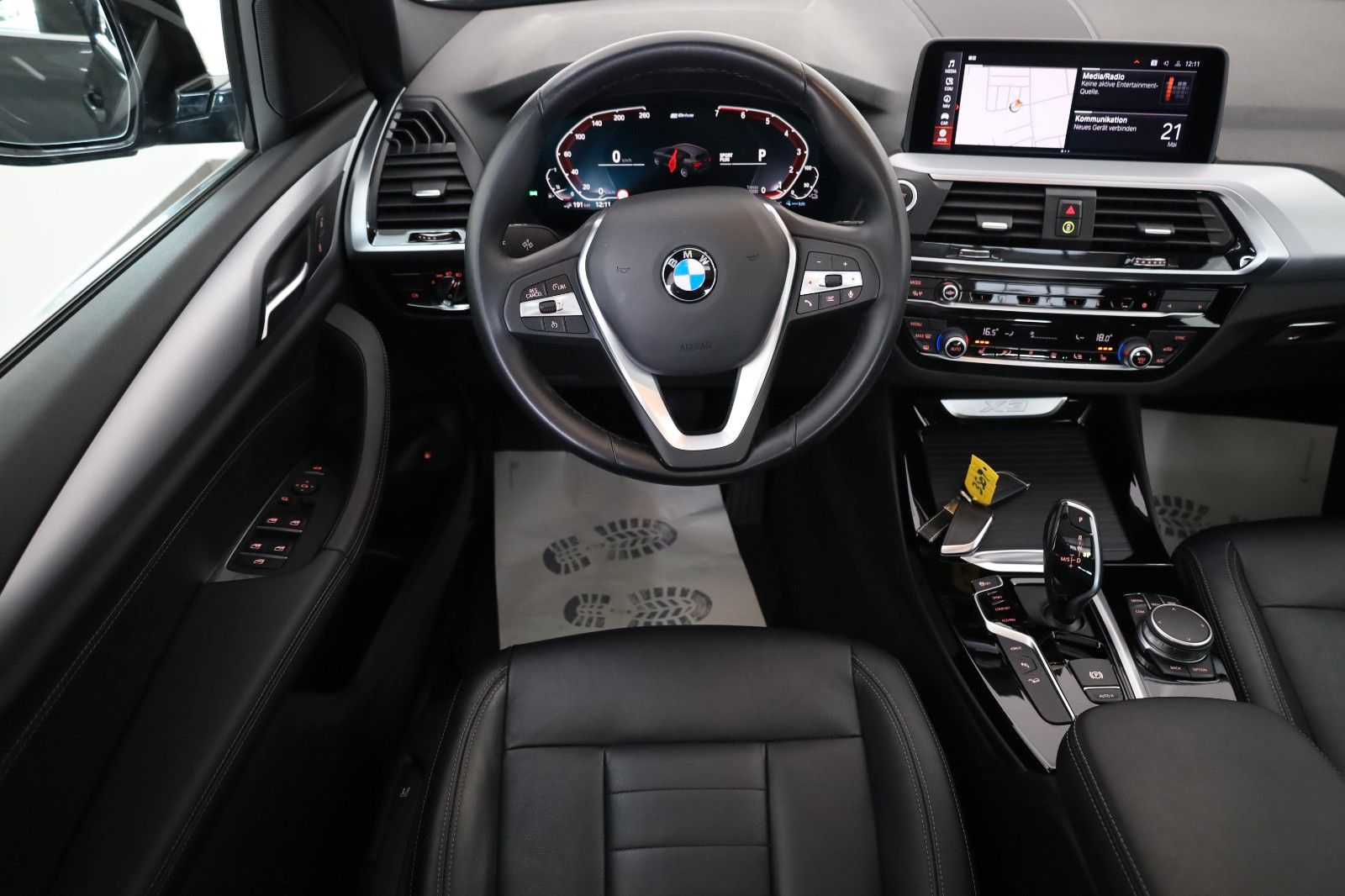 Fahrzeugabbildung BMW X3 xDrive 30 e Advantage,Navi,LED,Panoram,Kamera