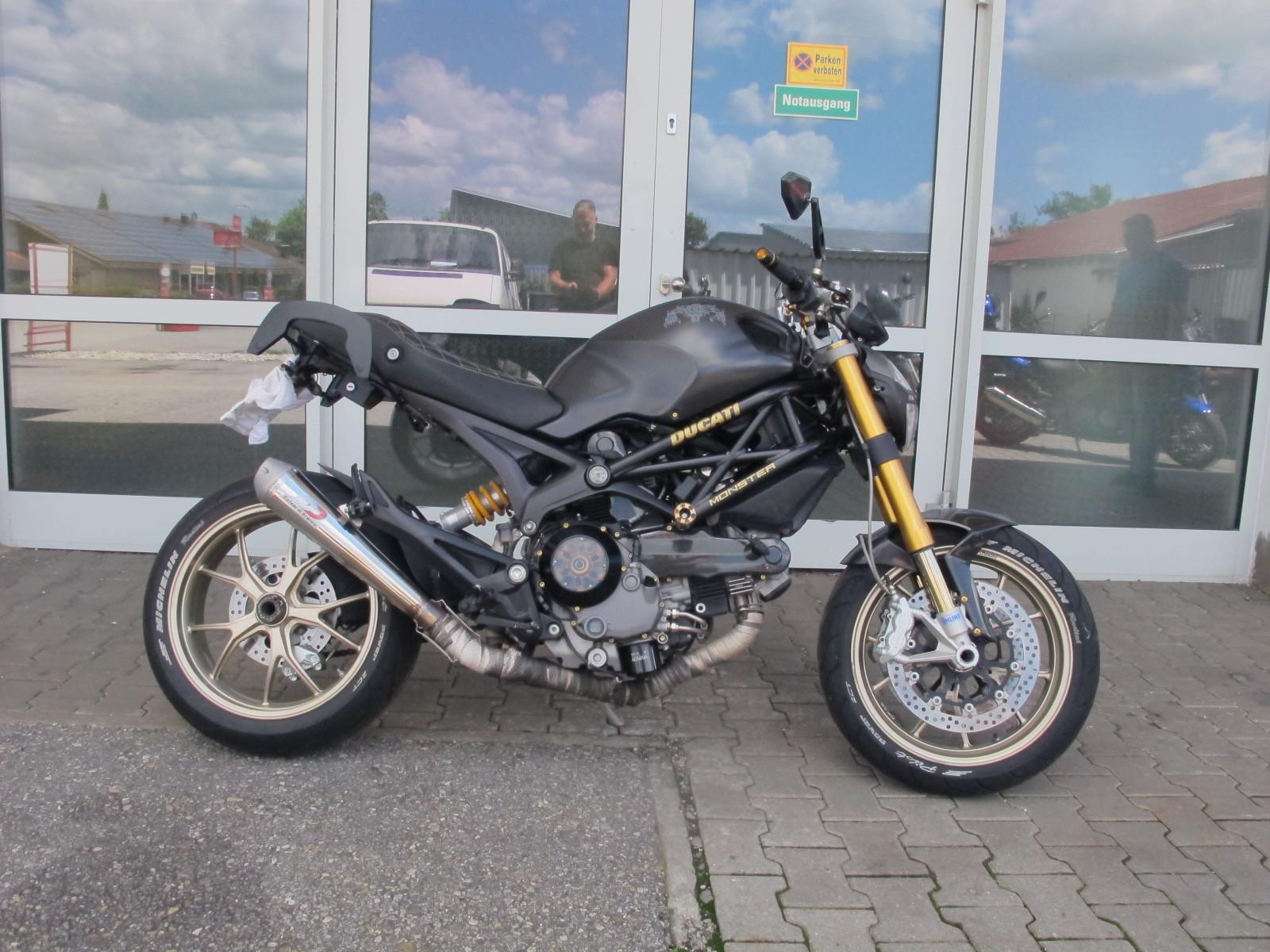 Ducati Monster 1100 S *viel Carbon*