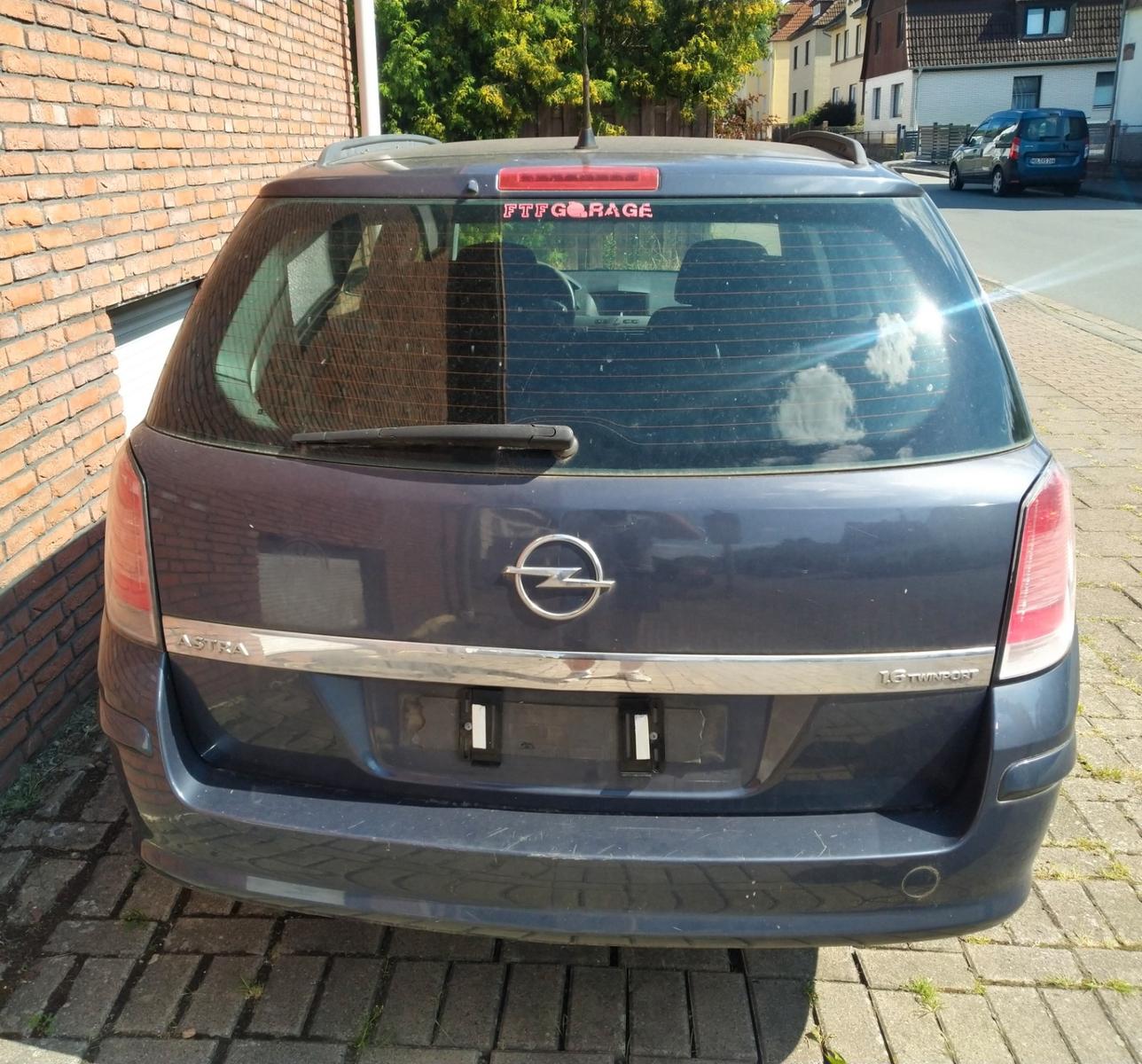 Opel Astra 2006 — interior