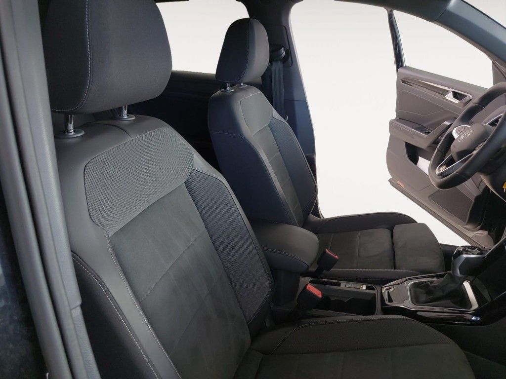 Fahrzeugabbildung Volkswagen T-Roc 1.5 TSI DSG R-Line AHZV