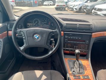 BMW 728 - 10