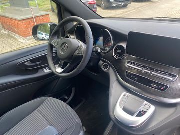 Mercedes V 250 - 12