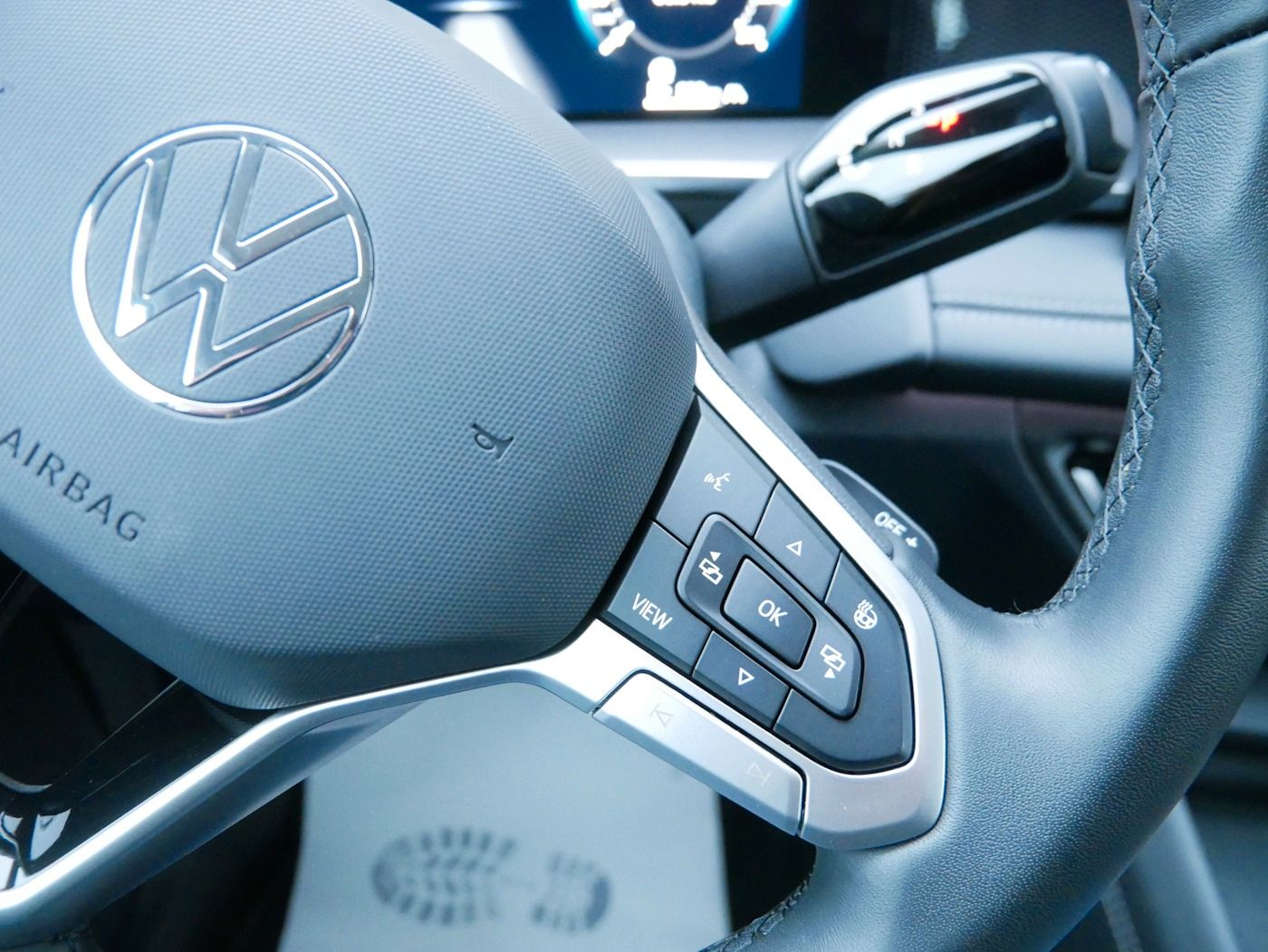 Fahrzeugabbildung Volkswagen Tayron 1.5 Life NEU55T 7-Sitzer Matrix AHK Kamer