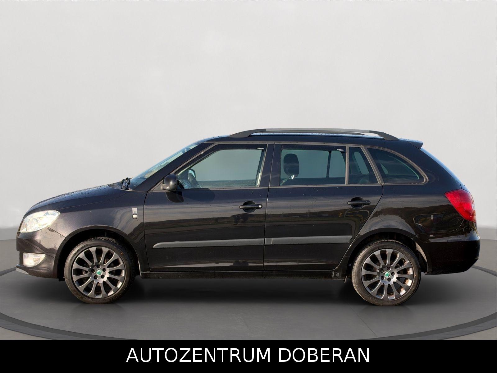 Skoda Fabia 2012 — rear view