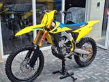 Suzuki RMZ 450  - SUZUKI RM