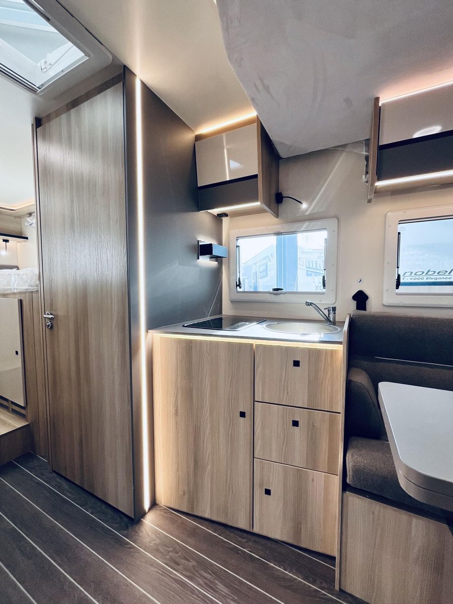 Fahrzeugabbildung NobelART T 7000 Ford