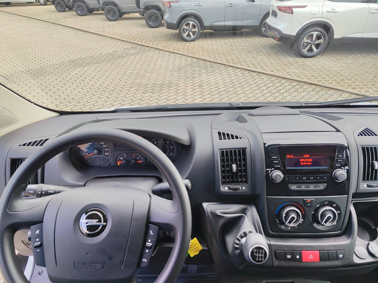 Fahrzeugabbildung Opel MOVANO L4H2 140 3,5toHEAVY+KLIMA+ALLWETTERREIFEN