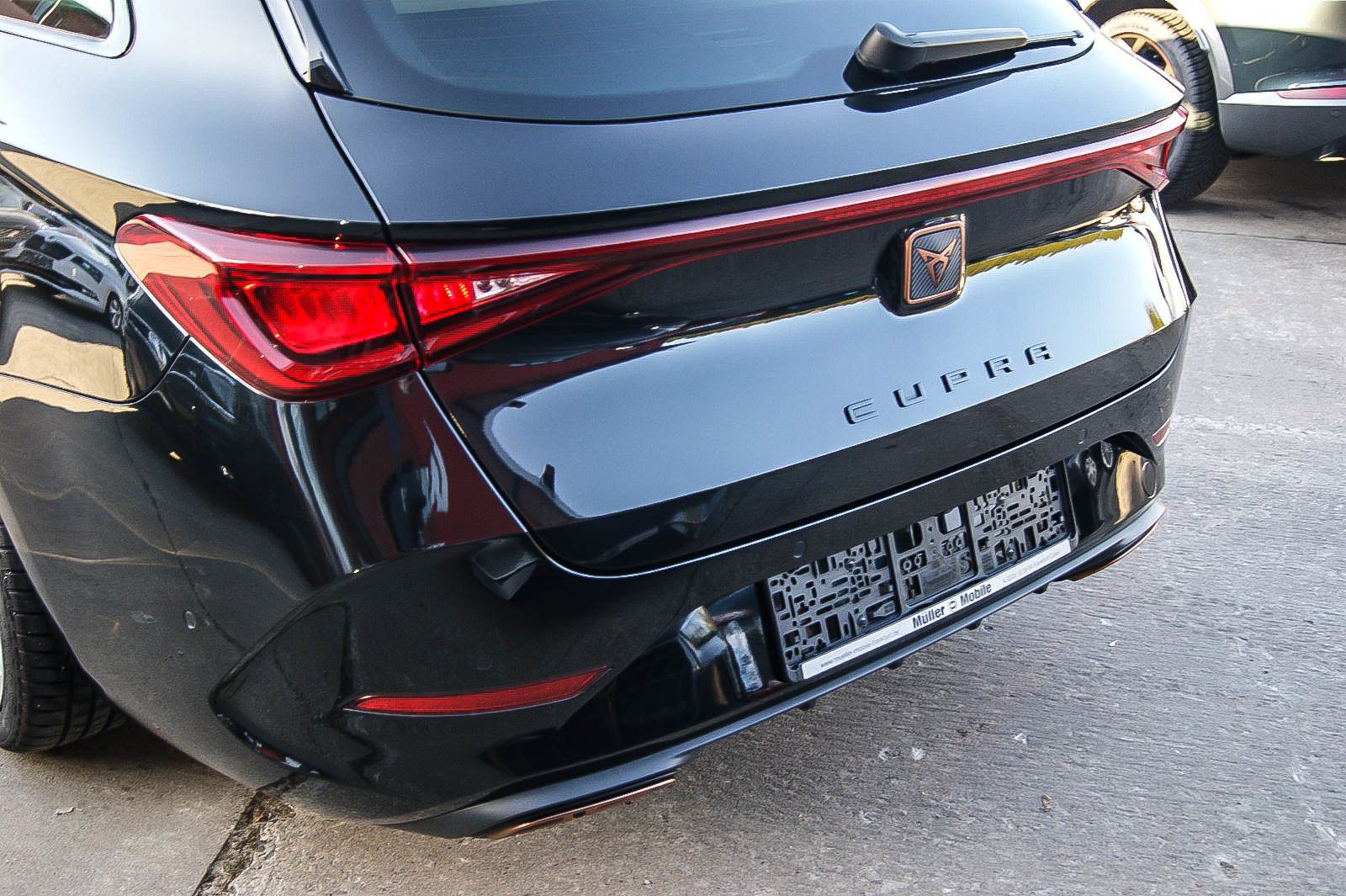 Fahrzeugabbildung CUPRA Leon Sportstourer e Hybrid DSG XL-VISION 1.HAND