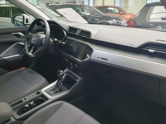 Q3 2.0 TDI DSG advanced Navi LED Keyless Apple