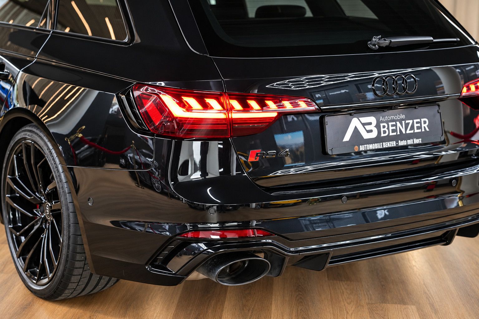Fahrzeugabbildung Audi RS 4 2.9 TFSI *Virtual*RautenSitze*B&O*Pano*HUD