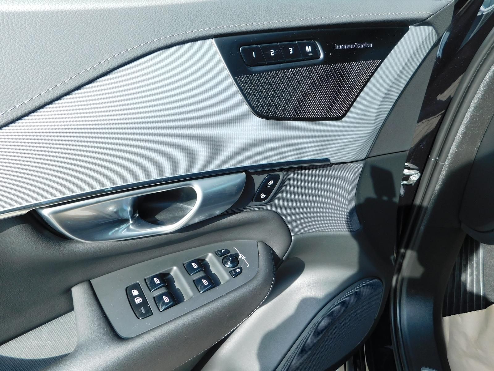 Fahrzeugabbildung Volvo XC90 B5 D Plus Bright