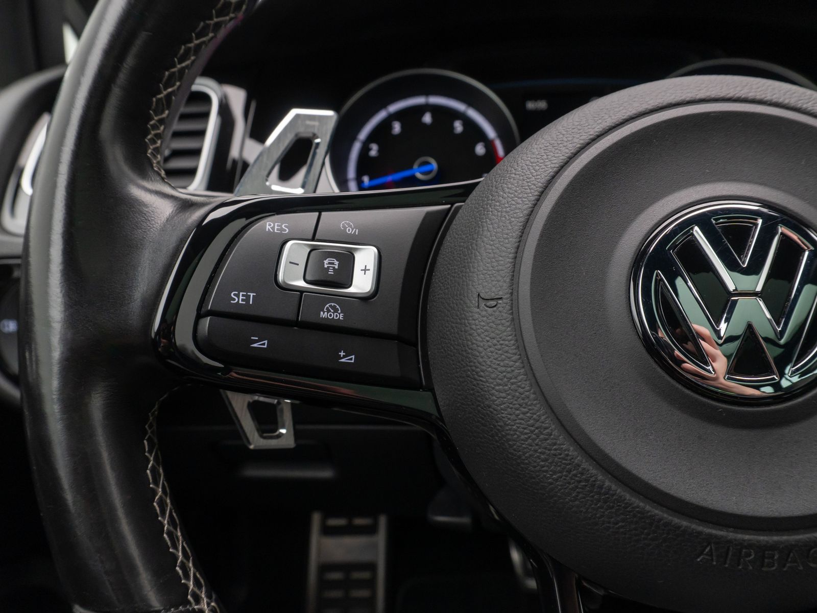 Fahrzeugabbildung Volkswagen Golf R BMT 4Motion Kamera ACC DYNAUDIO Panorama