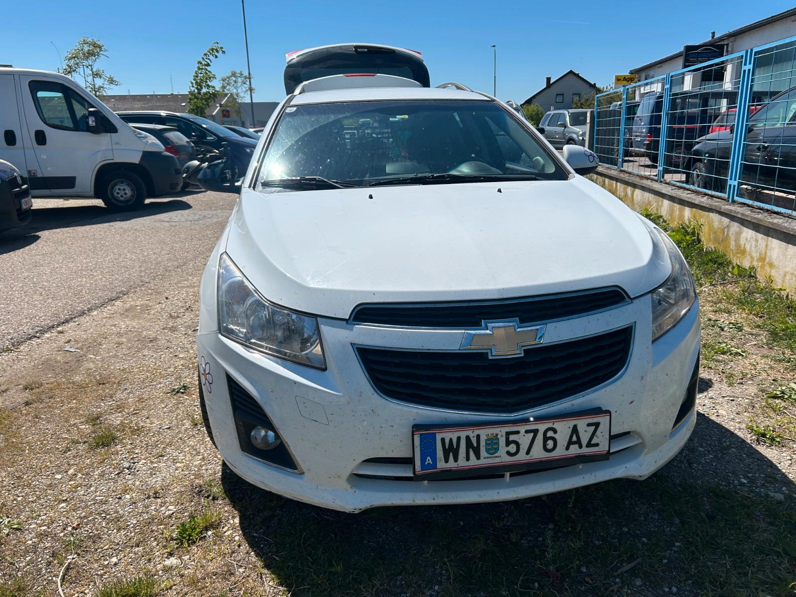 Chevrolet Cruze 2012 — interior