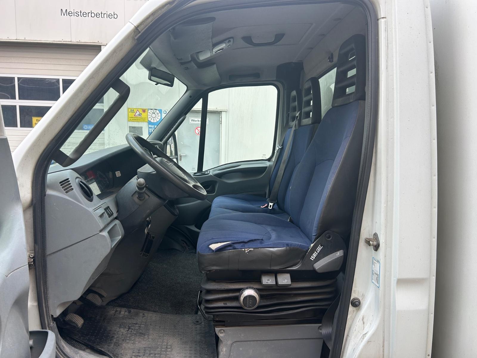 Iveco LKW GESCHLOSSENE  KASTEN LADEBOARDWAND