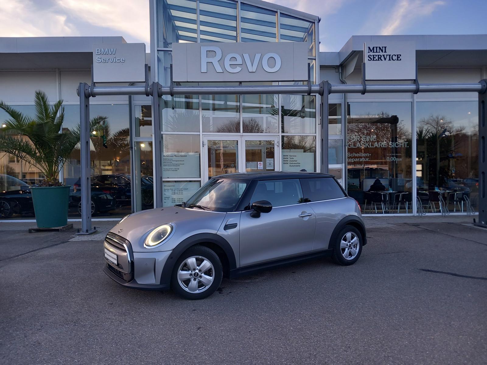 MINI Cooper Essential Trim Navi Connect Tempo DriveAs