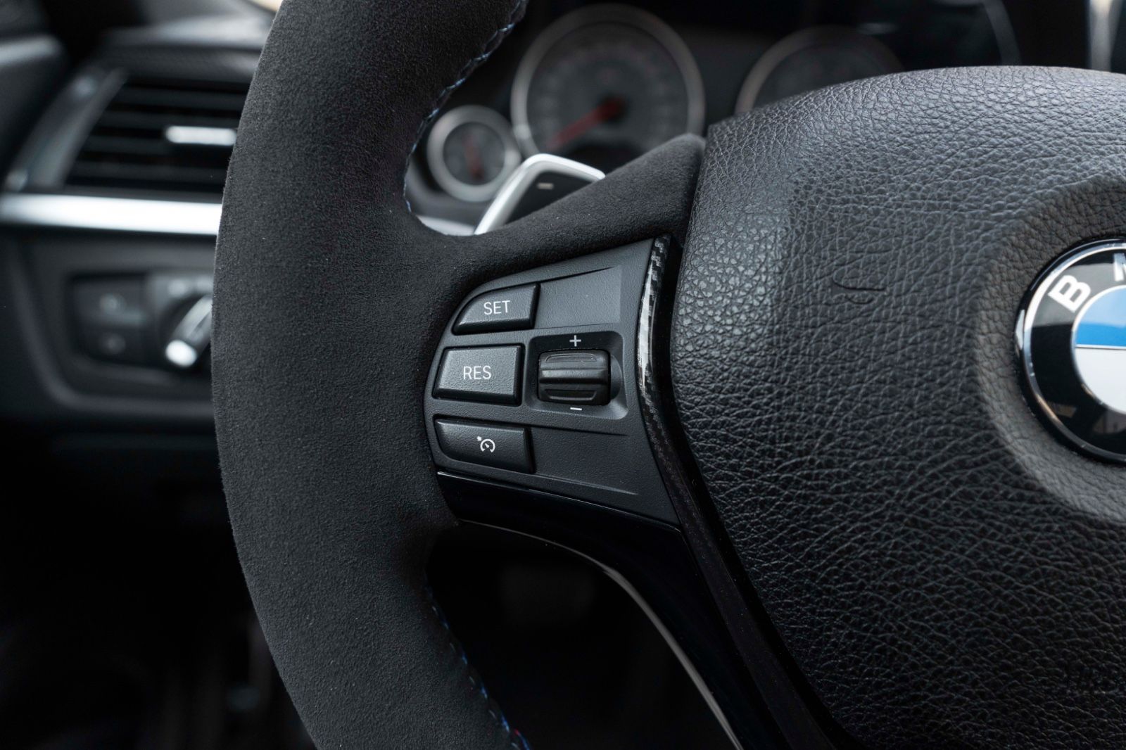 Fahrzeugabbildung BMW 430I M-Performance HIFI LED KAM CARPLAY CARBON