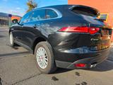 Jaguar F-Pace F-PACE Pure - Jaguar F-Pace: Pure