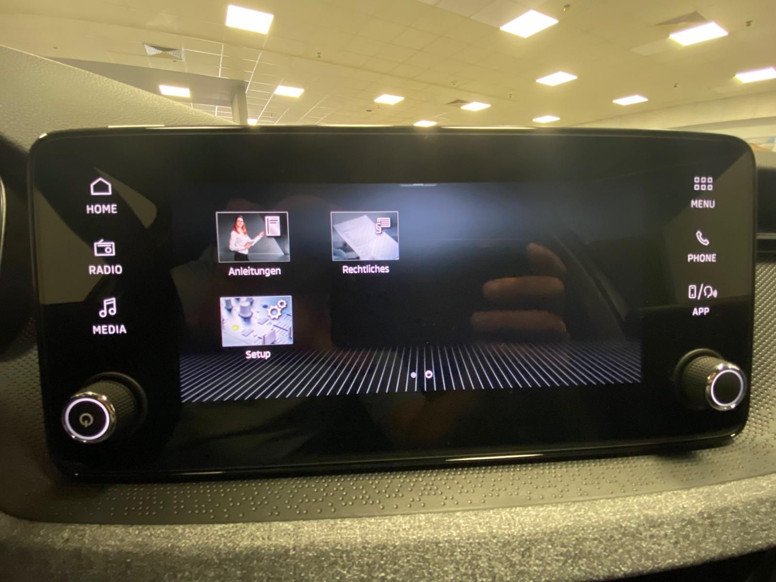 Fahrzeugabbildung SKODA Scala 1.0 TSI Selection APP+KLIMA+RFK+SITZHEIZ++