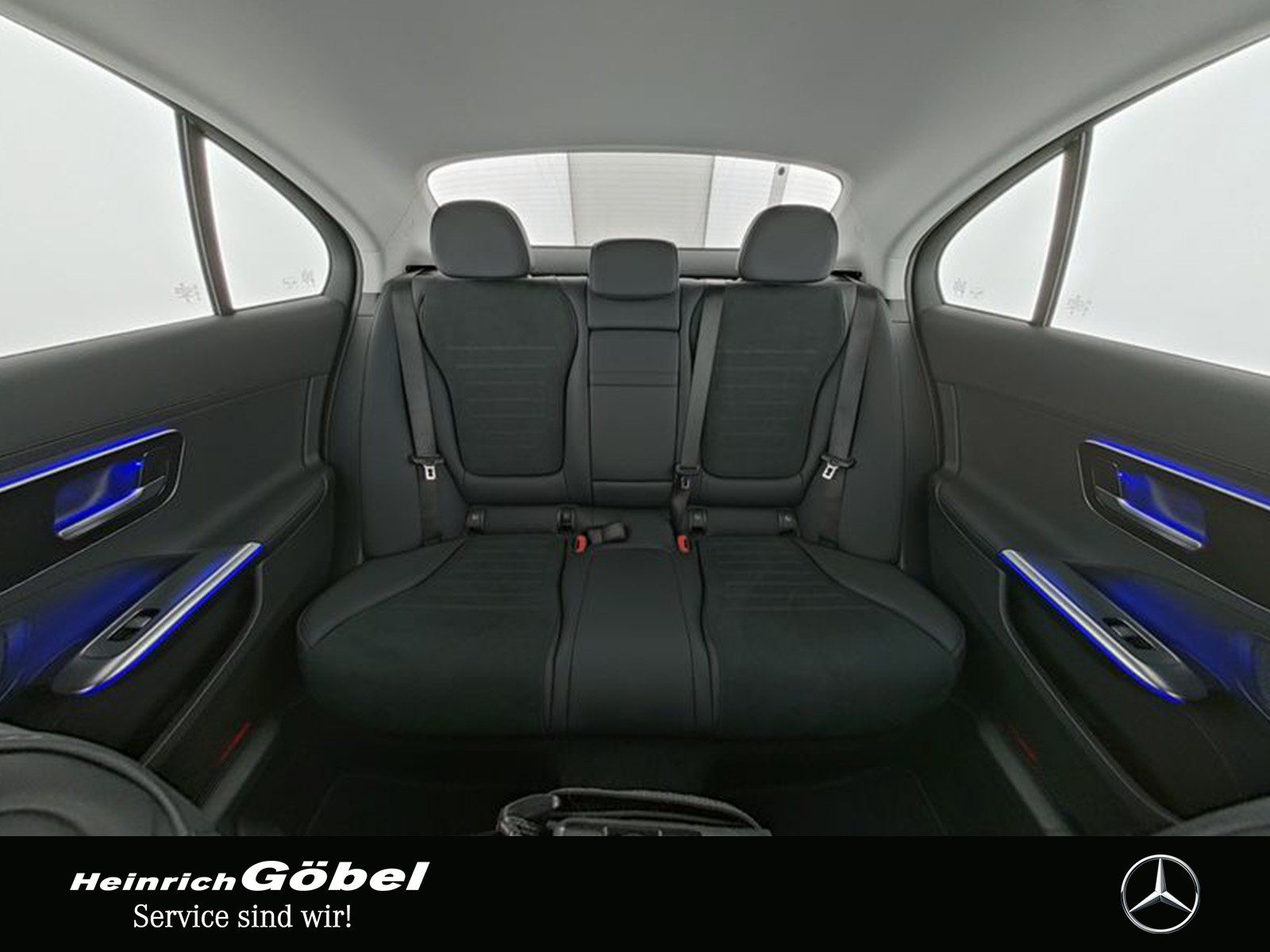 Fahrzeugabbildung Mercedes-Benz C 300 AMG+KAMERA+MEMORY+CARPLAY+AMBIENTE+WINTERP