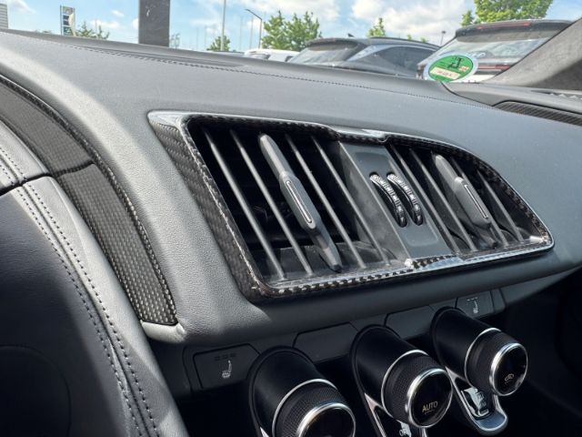 Fahrzeugabbildung Audi R8 5.2 FSI Performance Carbon Sportpaket Navi Le