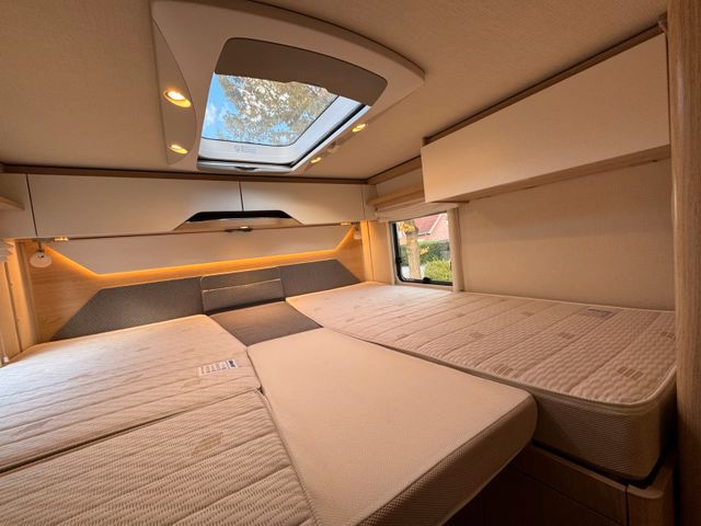 HYMER / ERIBA / HYMERCAR B MC T 580-Mercedes-Autom-LED Scheinw-Distron