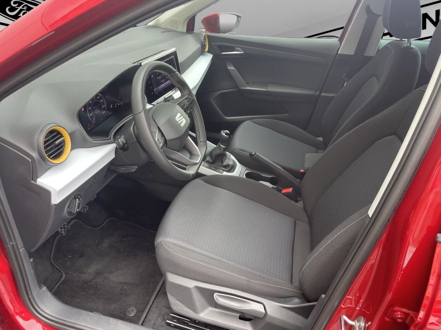 Fahrzeugabbildung SEAT Arona Style Navi Tempomat Allwetter LED PDC
