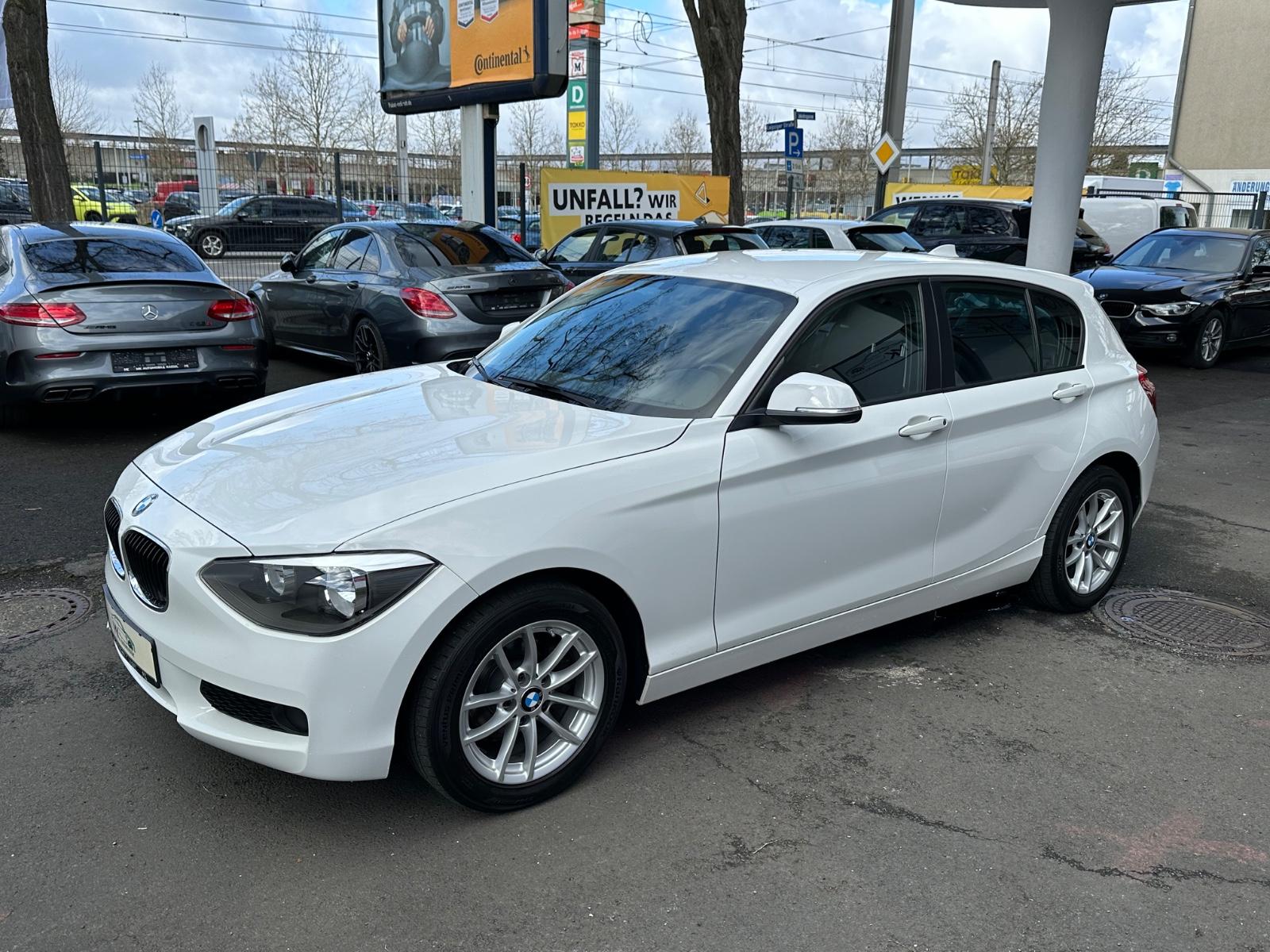 BMW 116i Sitzheizung/ PDC/AHK/1. Hand/8 Fach bereift