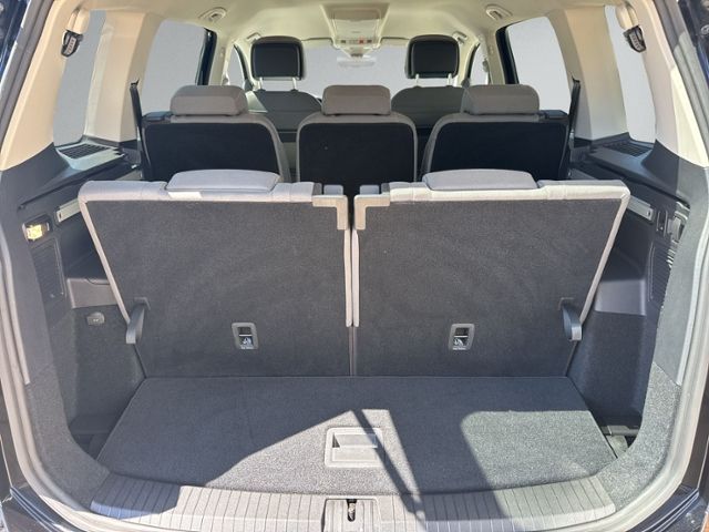 Touran 2.0 TDI DSG HIGHLINE 7-SITZE+AHK+RFK+LED+